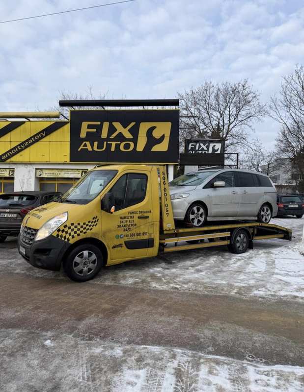 Holowanie Mazdy 5 lawetą Renault — pomoc drogowa INNSER Warszawa
