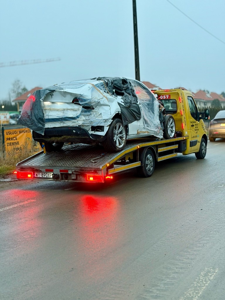 Евакуація авто після ДТП — евакуатор INNSER Варшава 506-001-057