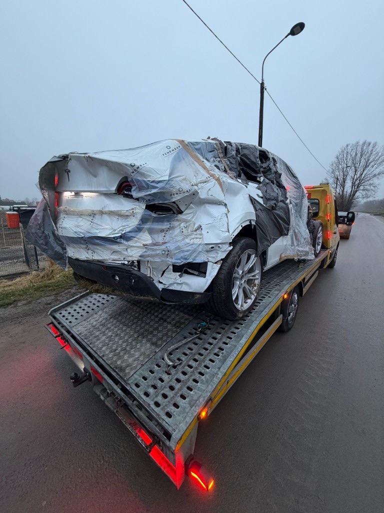 Евакуація авто після ДТП евакуатором — допомога на дорозі Варшава INNSER