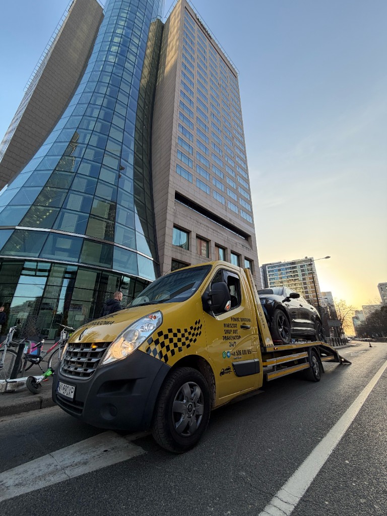 Laweta i ewakuator Warszawa centrum — transport SUV, pomoc drogowa skup aut 24/7 INNSER