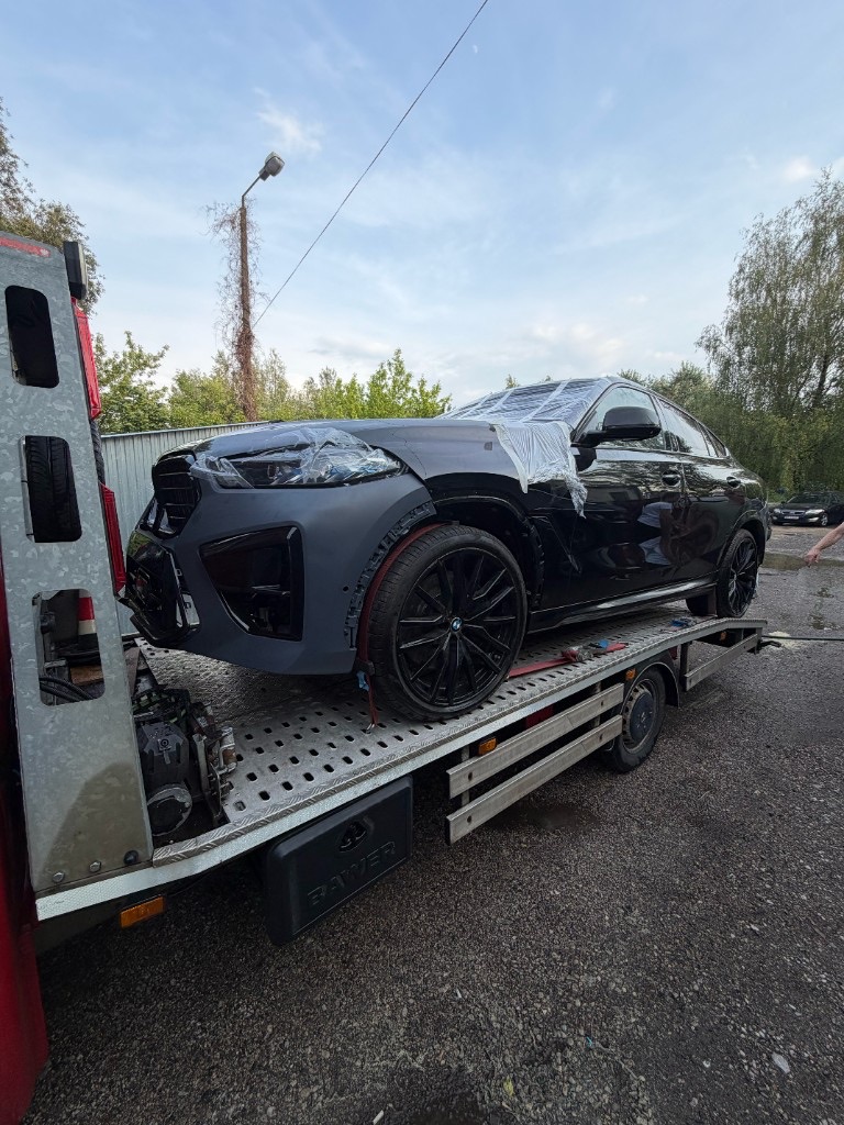 Перевезення BMW евакуатором — евакуація преміум авто Варшава INNSER
